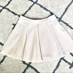 NWOT | Forever 21 | Pleated Cream Skirt